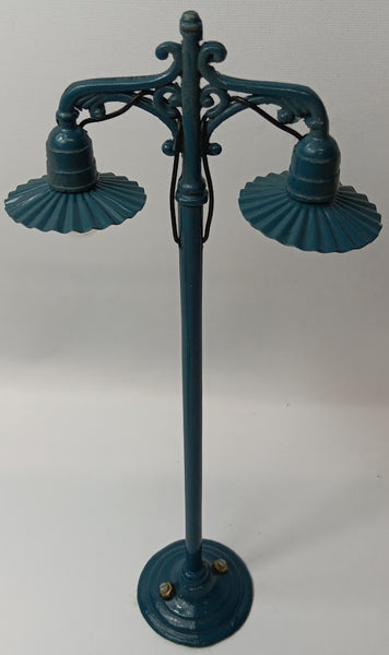 Ives style street lights replacement cast electric lights (no bulbs)