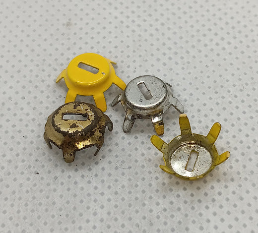 Vintage Toy Wheel Clips Set of four
