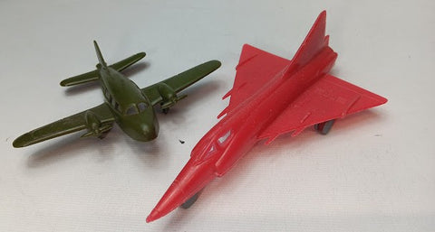 Lot of 2 small 3-5" plastic aircraft.  Fighter Jet/ twin engine.