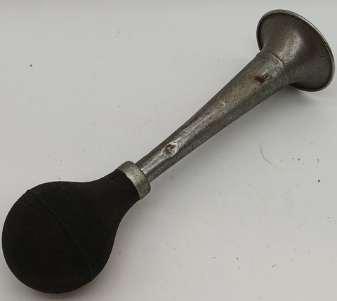 Pedal car horn or vintage bike air horn original condition. 8-1/2"