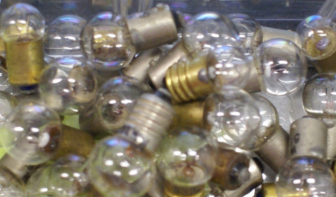 14 Volt Train light bulbs : Bayonet and screw type your choice