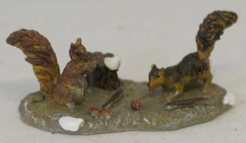 Train figural Animal Diorama minature squirrels. 2" x 1"